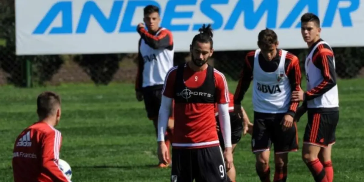 Marcelo Larrondo se entrena por cuenta propia mientras busca nuevo club 