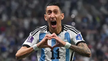 Ángel Di María festejando con todo su gol con Argentina