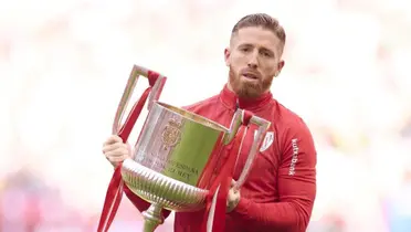 Iker Muniain con la Copa del Rey