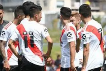 River jugó mal, volvió a perder y quedó afuera del podio