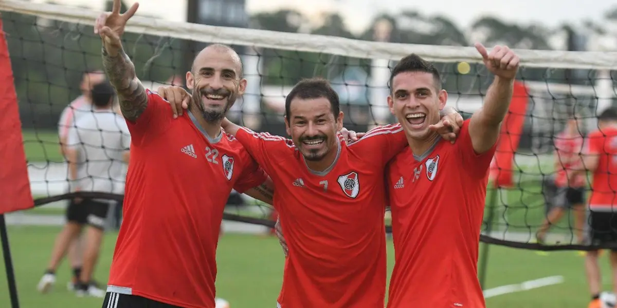 Rodrigo Mora le pegó en sus redes al entrenador del Halcón de Varela